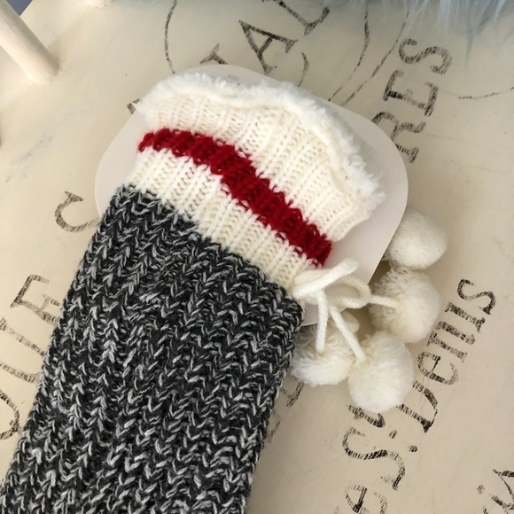 SLIPPER Socks, Fleece Lined, Silicone Non Slip Grips, Size 9-11, New With Tags - Picture 2 of 5